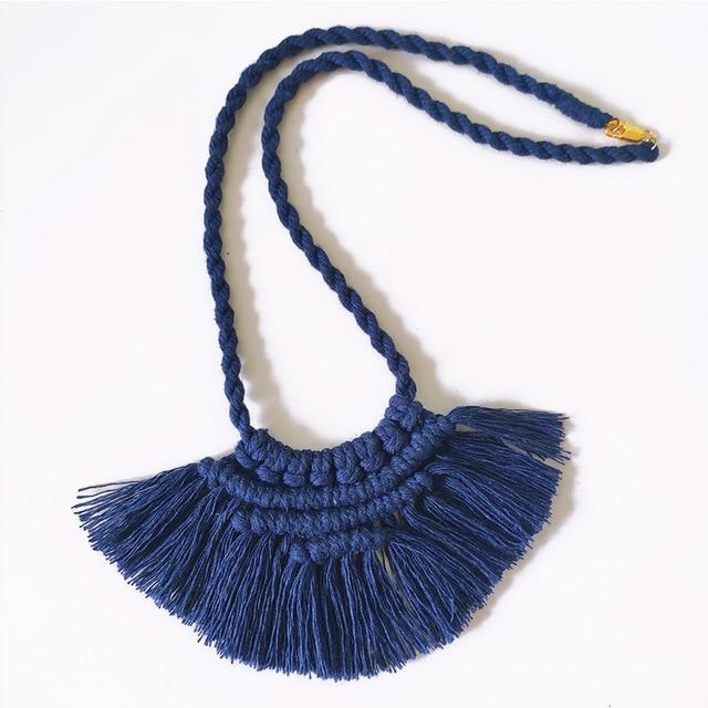 Collier en Macramé bleu