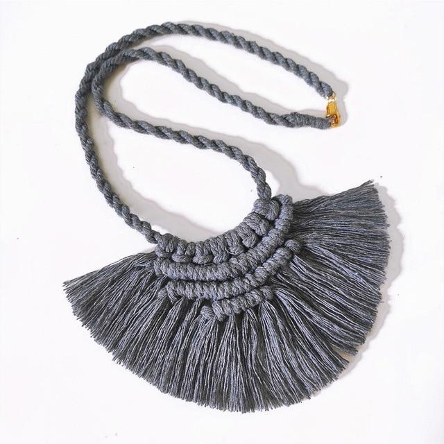 Collier en Macramé gris