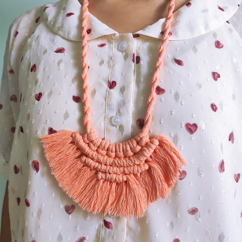 Collier en Macramé porté