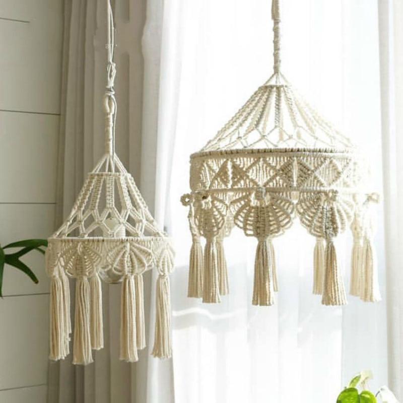 Lustre Macramé Nour Petite et Grande Taille Atelier Macramé avec une fenêtre et des rideaux