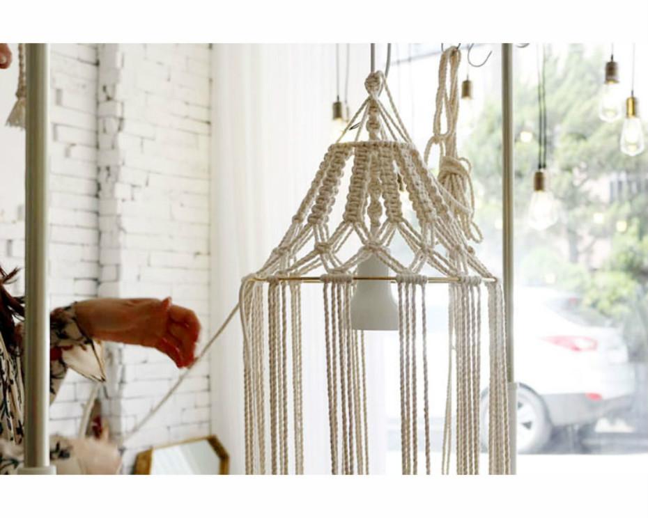 Lustre Macramé Nour Petite Taille Atelier Macramé fenêtre et ampoules