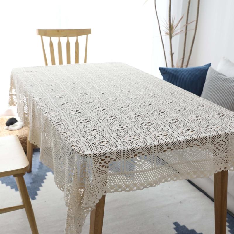 Nappe Macramé Dentelle sur une table