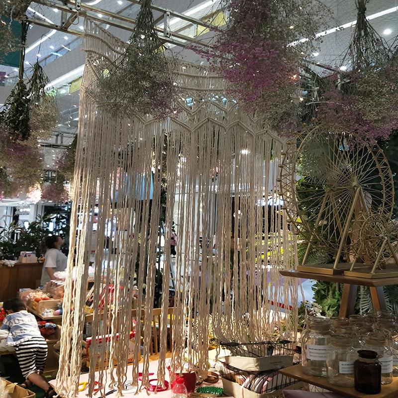Rideau Macramé Donatella Atelier Macramé avec des plantes vertes