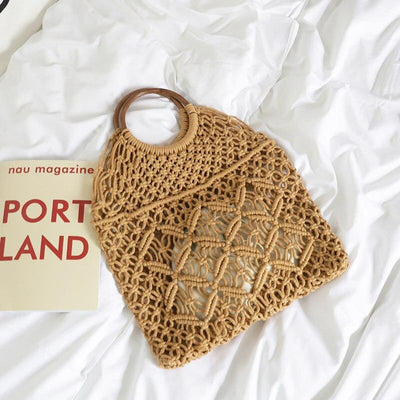 Sac à Main en Macramé beige avec un livre