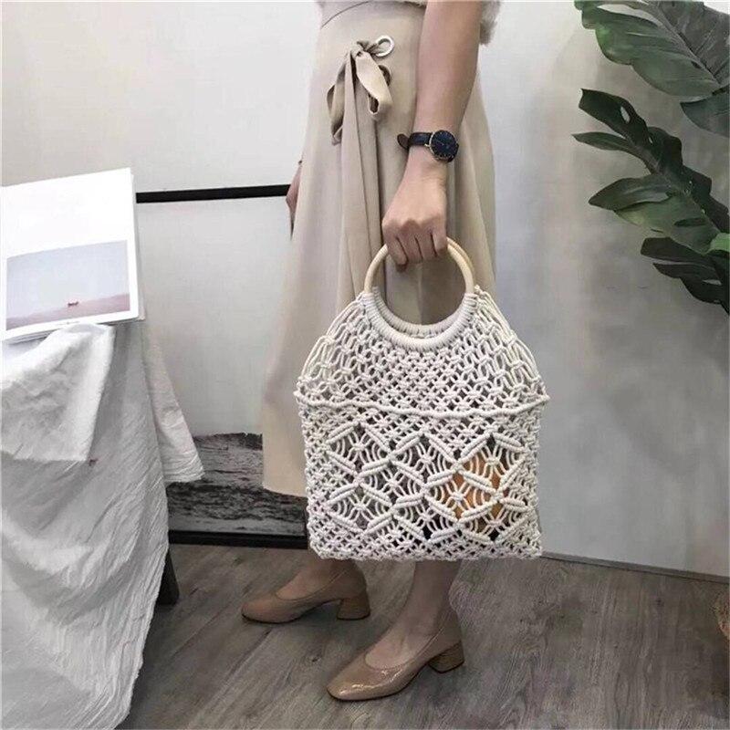 Sac à Main en Macramé blanc avec une femme