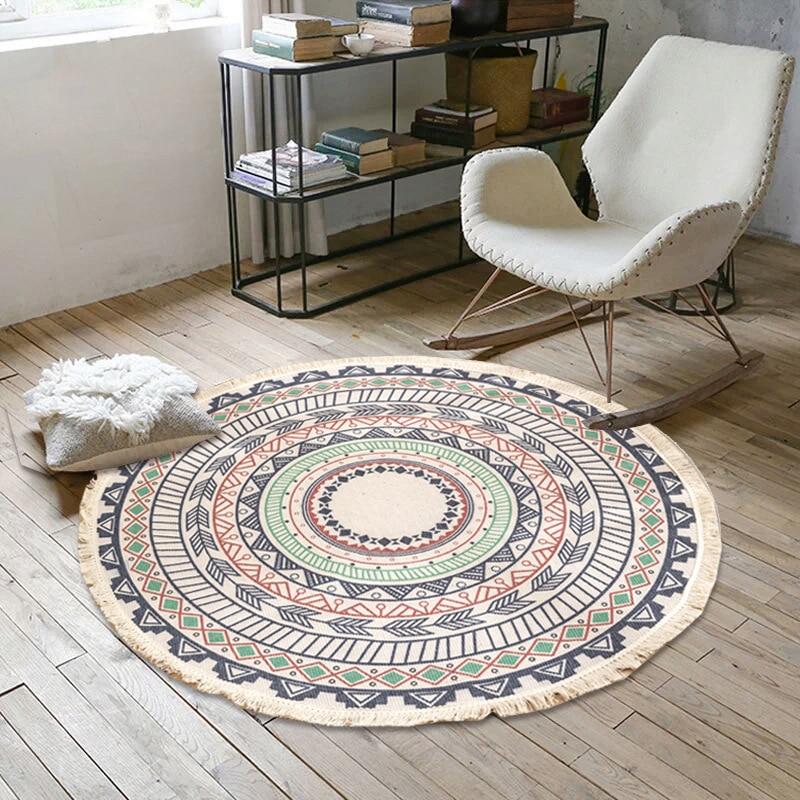 Tapis Macramé Jody Atelier Macramé dans un salon avec un fauteuil blanc