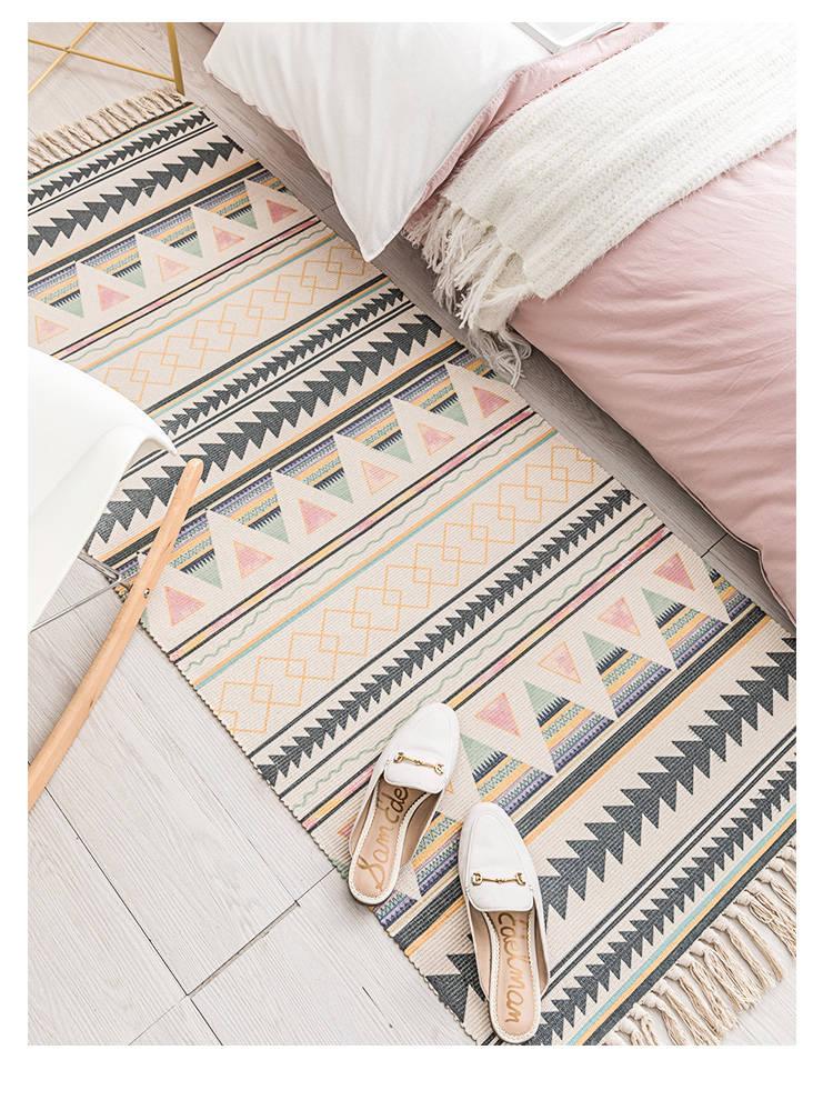 Tapis Macramé Maël Atelier Macramé dans une chambre avec chaussons blanc